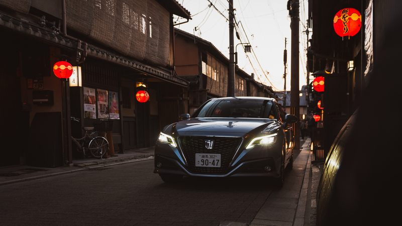 Illustration for article titled The 2019 Toyota Crown Is the RWD Japanese Luxury Cruiser the Avalon Should’ve Been